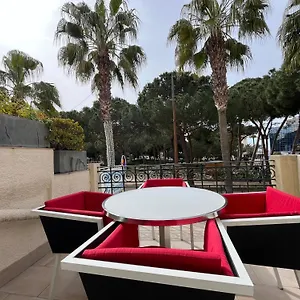 Sur La Pinède à Juan Les Pins Appartement